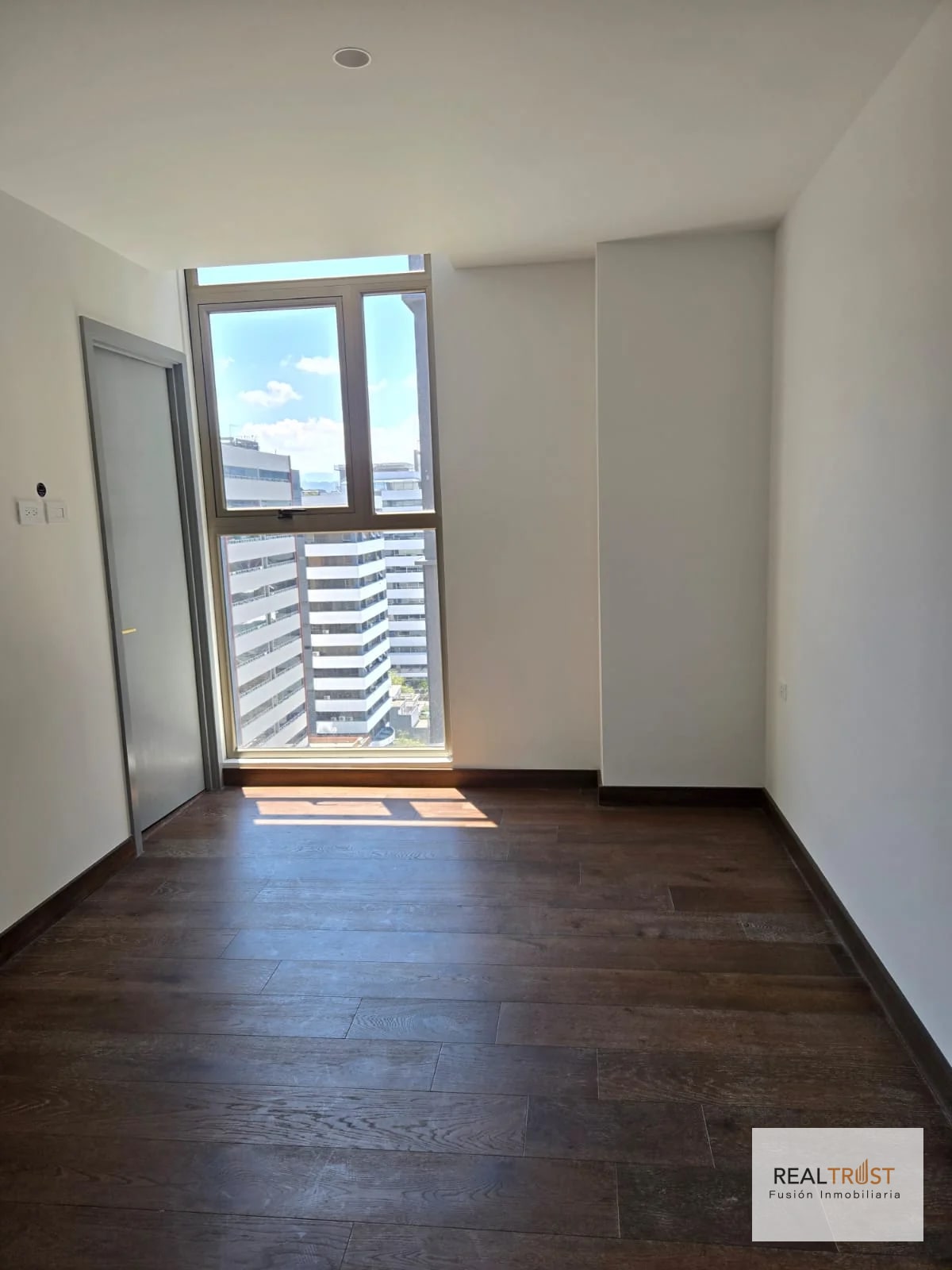 Apartamento nuevo en renta Edificio Atarah corazón de zona 10 - 4