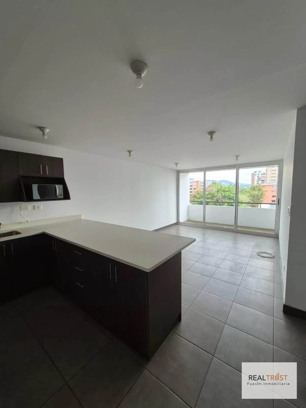 APARTAMENTO EN RENTA VISTA HERMOSA 1 ZONA 15 — Apartamento en Alquiler en Vista Hermosa I, Zona 15, Guatemala, Ciudad — foto 1 de 9