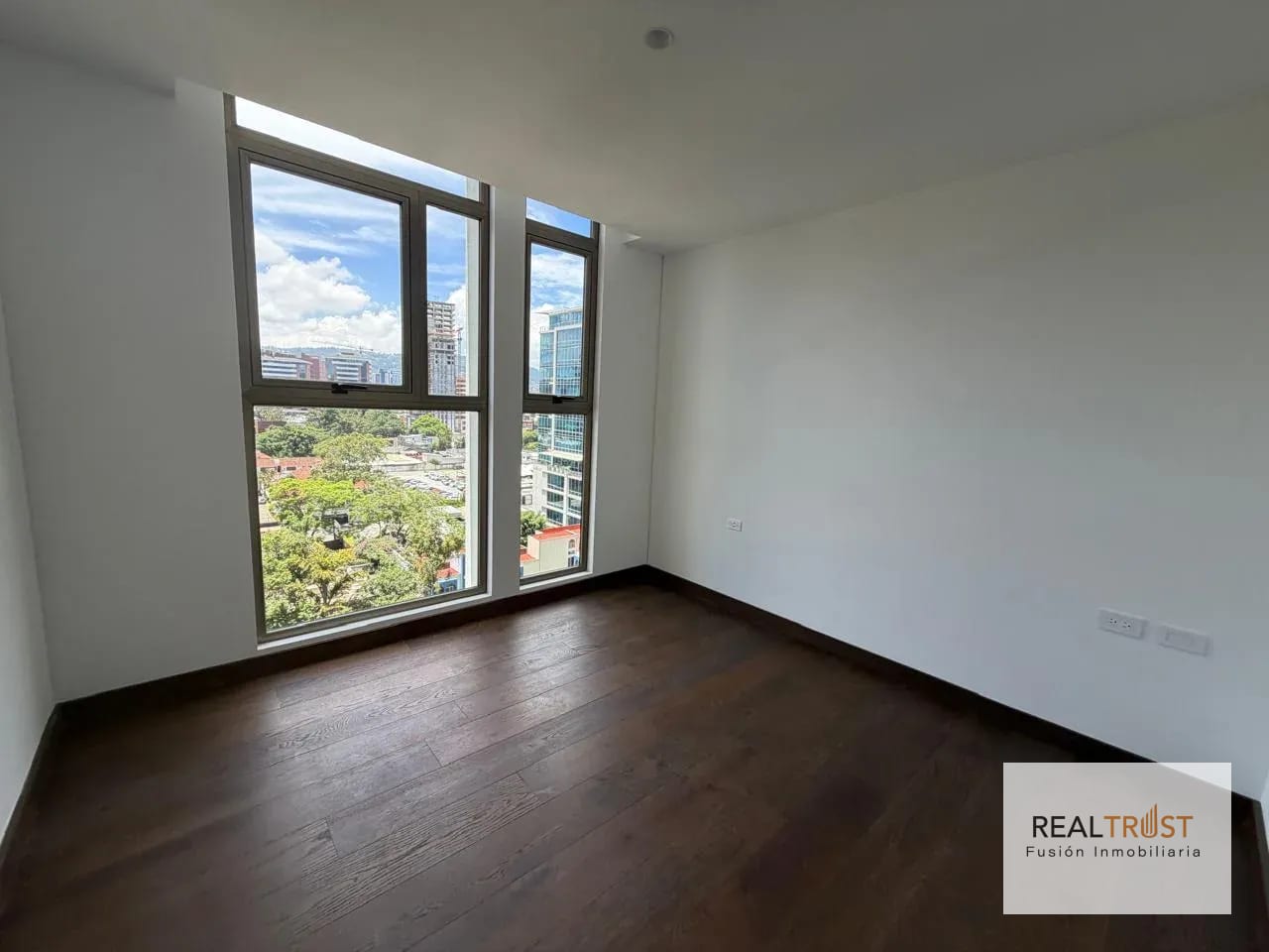 Apartamento en Venta Atarah zona 10 — Apartamento en Venta en Zona 10, Guatemala, Ciudad — foto 1 de 17