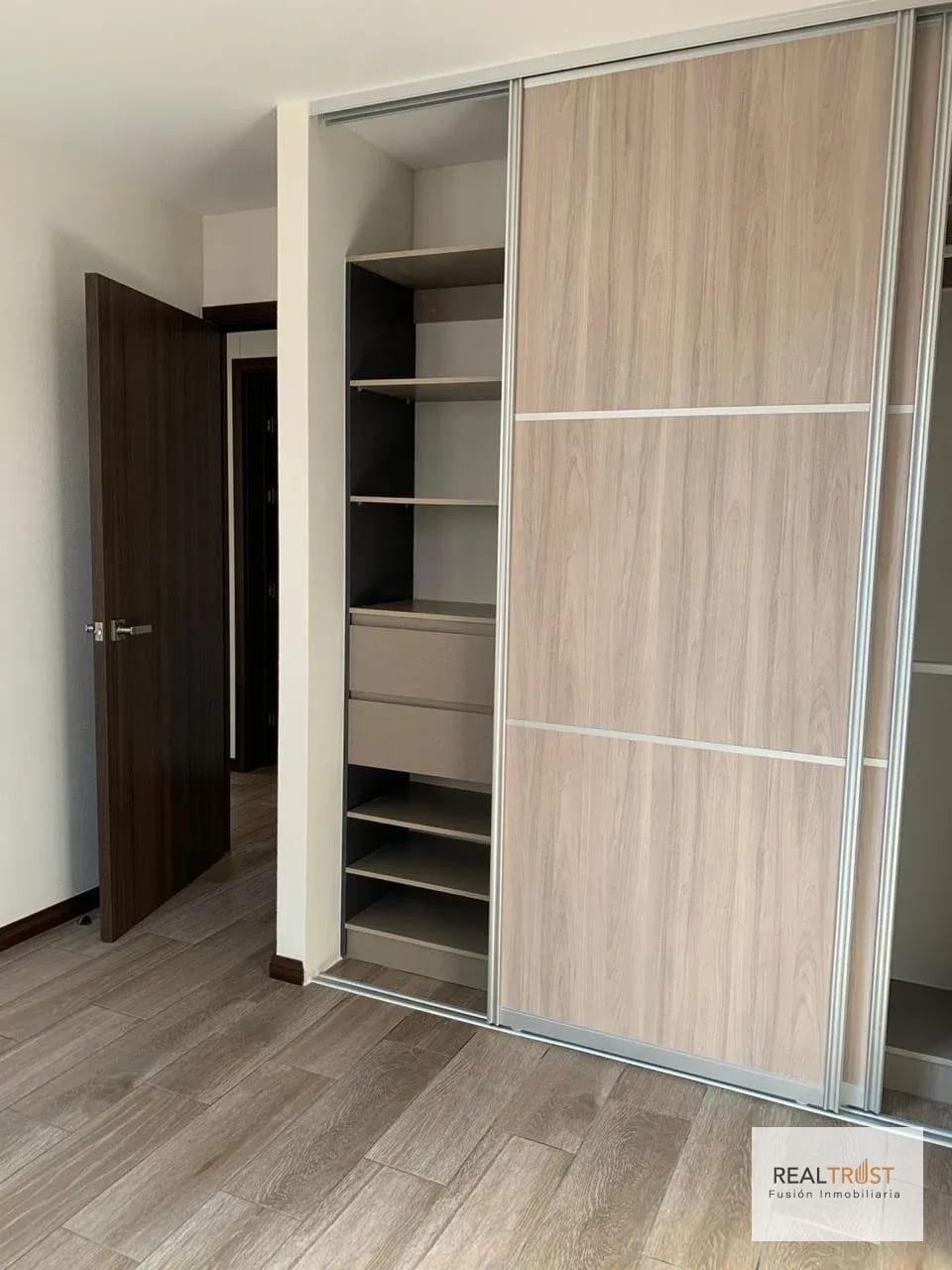 En Venta Apartamento con Jardín San Isidro 2021, Zona 16 — Apartamento en Venta en Zona 16, Guatemala, Ciudad — foto 4 de 5