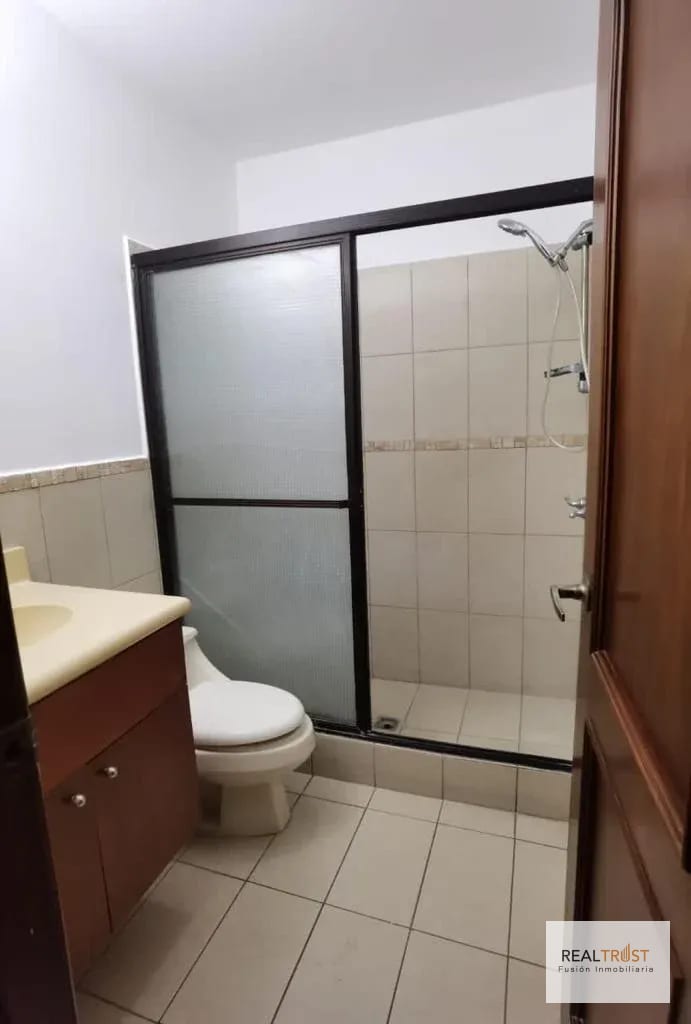 Precioso y amplio apartamento en Colonia Oakland. (copia) — Apartamento en Alquiler en Zona 10, Guatemala, Ciudad — foto 3 de 17