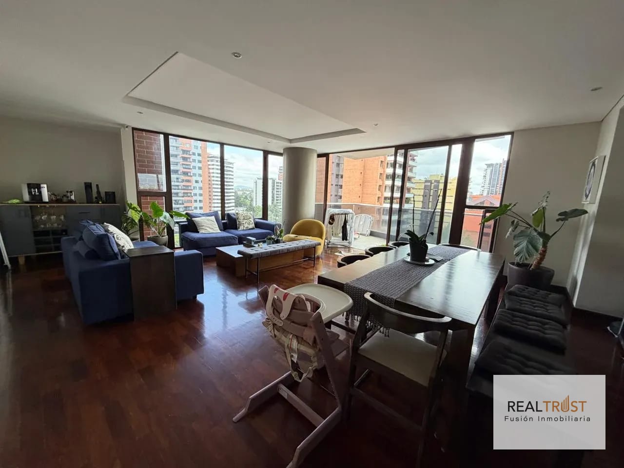 Apartamento en renta SANTA Inés zona 14 — Apartamento en Alquiler en Zona 14, Guatemala, Ciudad — foto 1 de 16