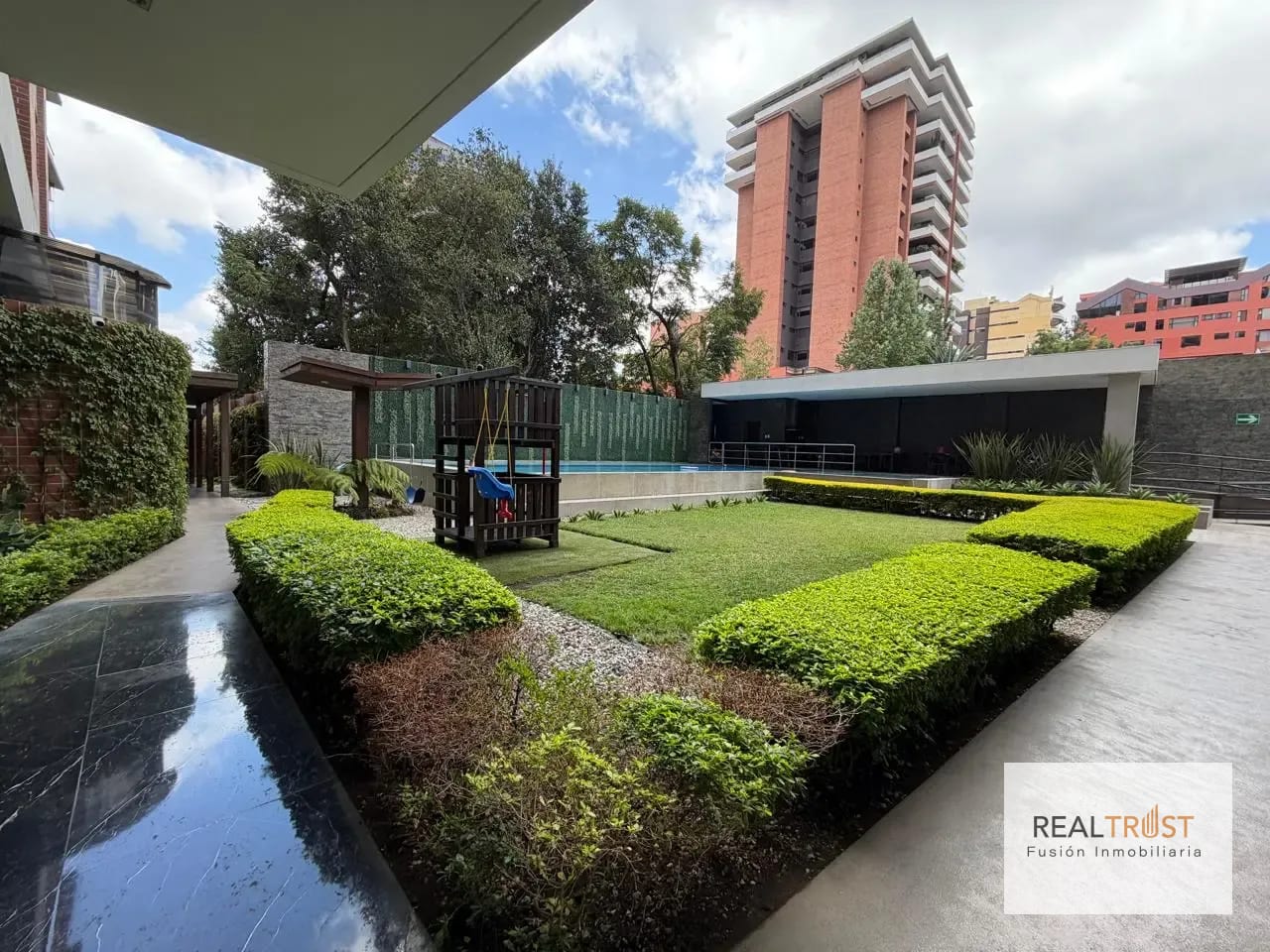 Apartamento en renta SANTA Inés zona 14 — Apartamento en Alquiler en Zona 14, Guatemala, Ciudad — foto 14 de 16