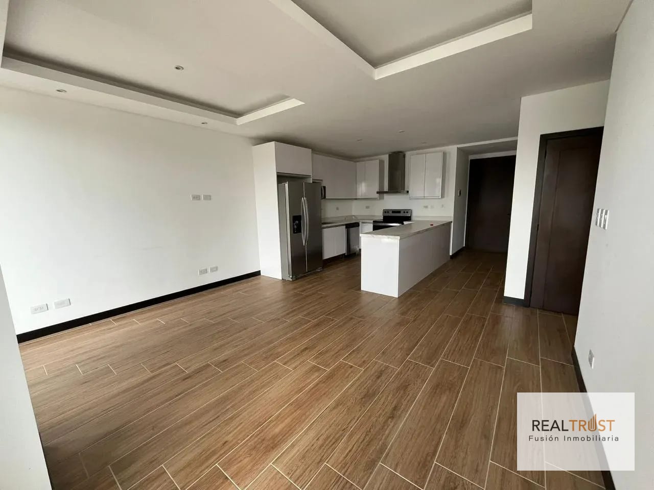 Apartamento en renta Lirios zona 16 — Apartamento en Alquiler en Zona 16, Guatemala, Ciudad — foto 1 de 17