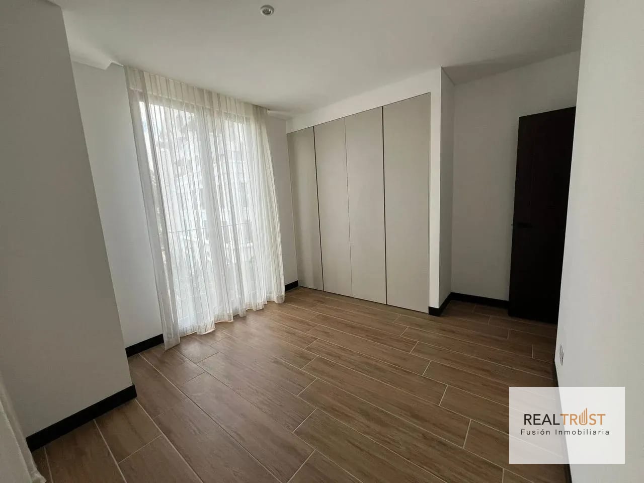 Apartamento en renta Lirios zona 16 — Apartamento en Alquiler en Zona 16, Guatemala, Ciudad — foto 10 de 17