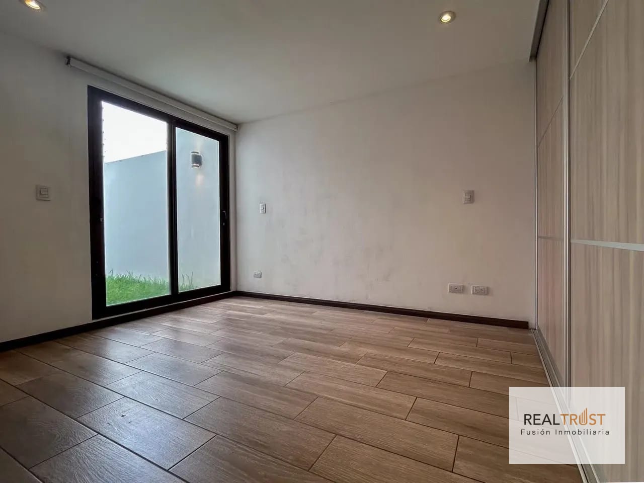 En Venta Apartamento con Jardín San Isidro 2021, Zona 16 — Apartamento en Venta en Zona 16, Guatemala, Ciudad — foto 11 de 12