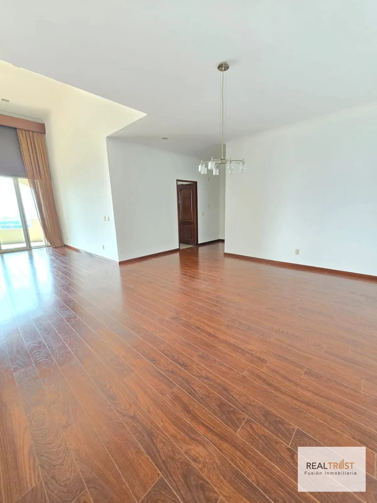 Precioso apartamento amplio vista hermosa 2 — Apartamento en Alquiler en Botticelli, Zona 15, Guatemala, Ciudad — foto 2 de 12