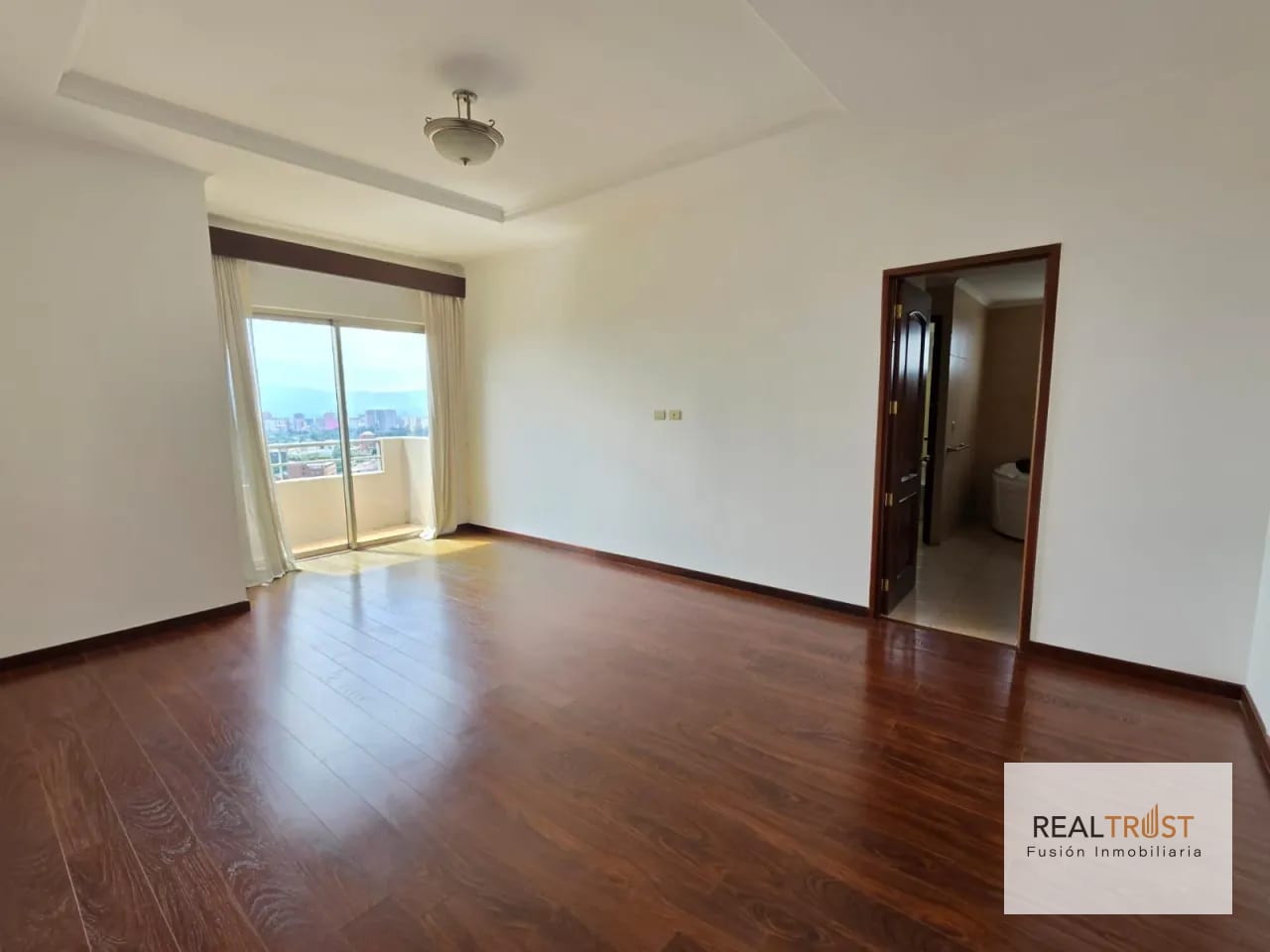 Precioso apartamento amplio vista hermosa 2 — Apartamento en Alquiler en Botticelli, Zona 15, Guatemala, Ciudad — foto 5 de 12