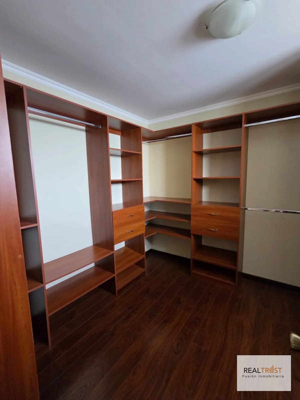 Precioso apartamento amplio vista hermosa 2 — Apartamento en Alquiler en Botticelli, Zona 15, Guatemala, Ciudad — foto 7 de 12