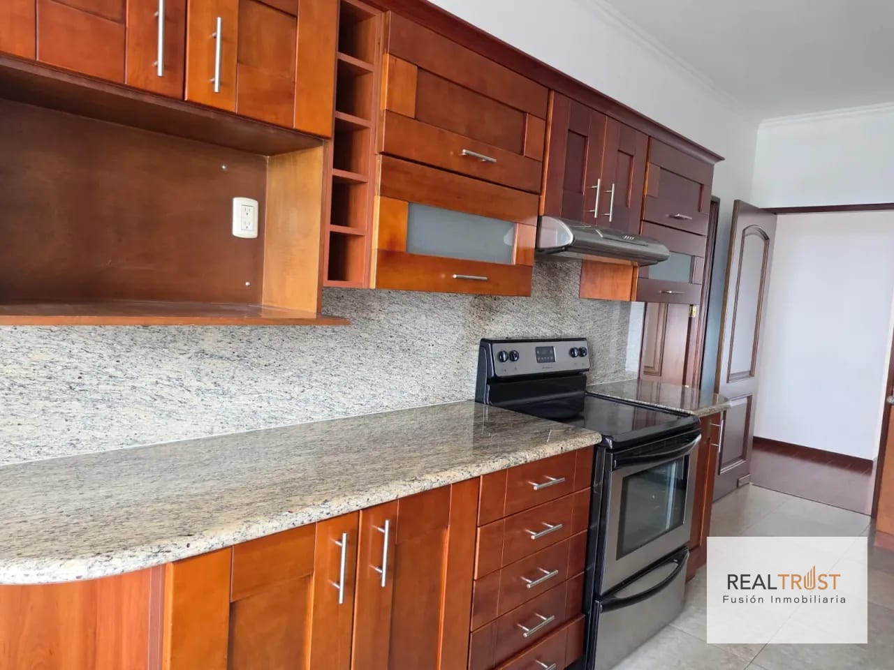 Precioso apartamento amplio vista hermosa 2 — Apartamento en Alquiler en Botticelli, Zona 15, Guatemala, Ciudad — foto 8 de 12