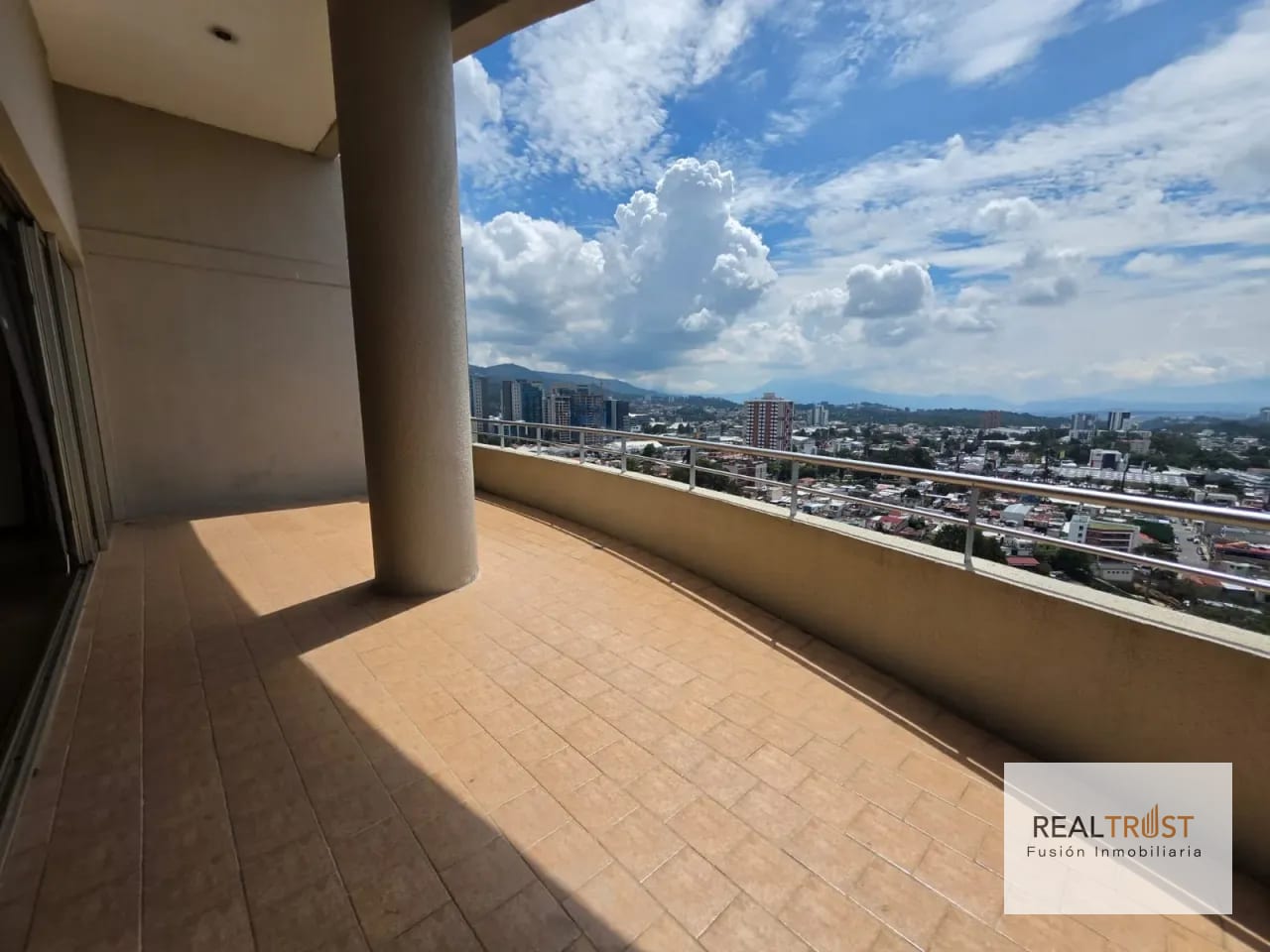 Precioso apartamento amplio vista hermosa 2 — Apartamento en Alquiler en Botticelli, Zona 15, Guatemala, Ciudad — foto 10 de 12