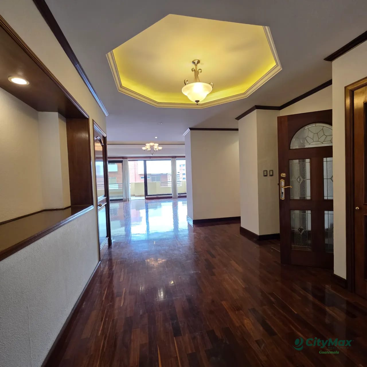 Penthouse en Venta zona 10 cerca de La Estación — Apartamento en Venta en Torre Castelar, Zona 10, Guatemala, Ciudad — foto 2 de 13