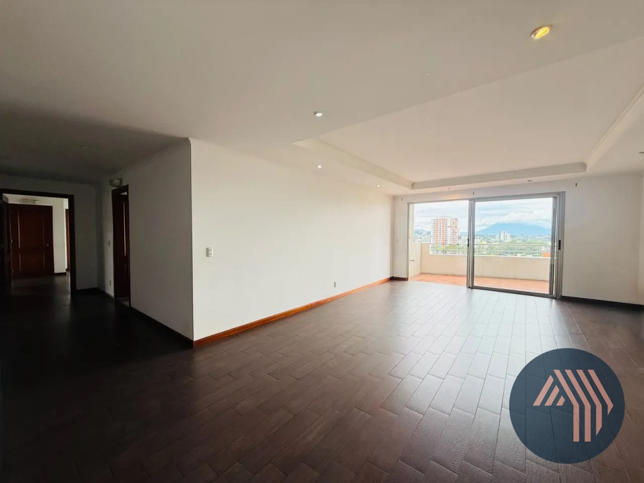 Alquiler de Amplio y Lindo Apartamento - Botticelli, Zona 15 — Apartamento en Alquiler en Botticelli II, Zona 15, Guatemala, Ciudad — foto 1 de 17