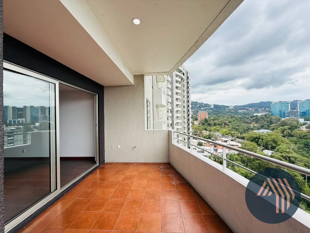 Alquiler de Amplio y Lindo Apartamento - Botticelli, Zona 15 — Apartamento en Alquiler en Botticelli II, Zona 15, Guatemala, Ciudad — foto 4 de 17