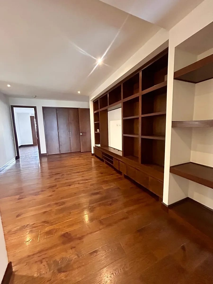Apartamento en Alquiler Tiffany (Vista a la Cañada) — Apartamento en Alquiler en Tiffany 5ta Avenida, Zona 14, Guatemala, Ciudad — foto 9 de 11