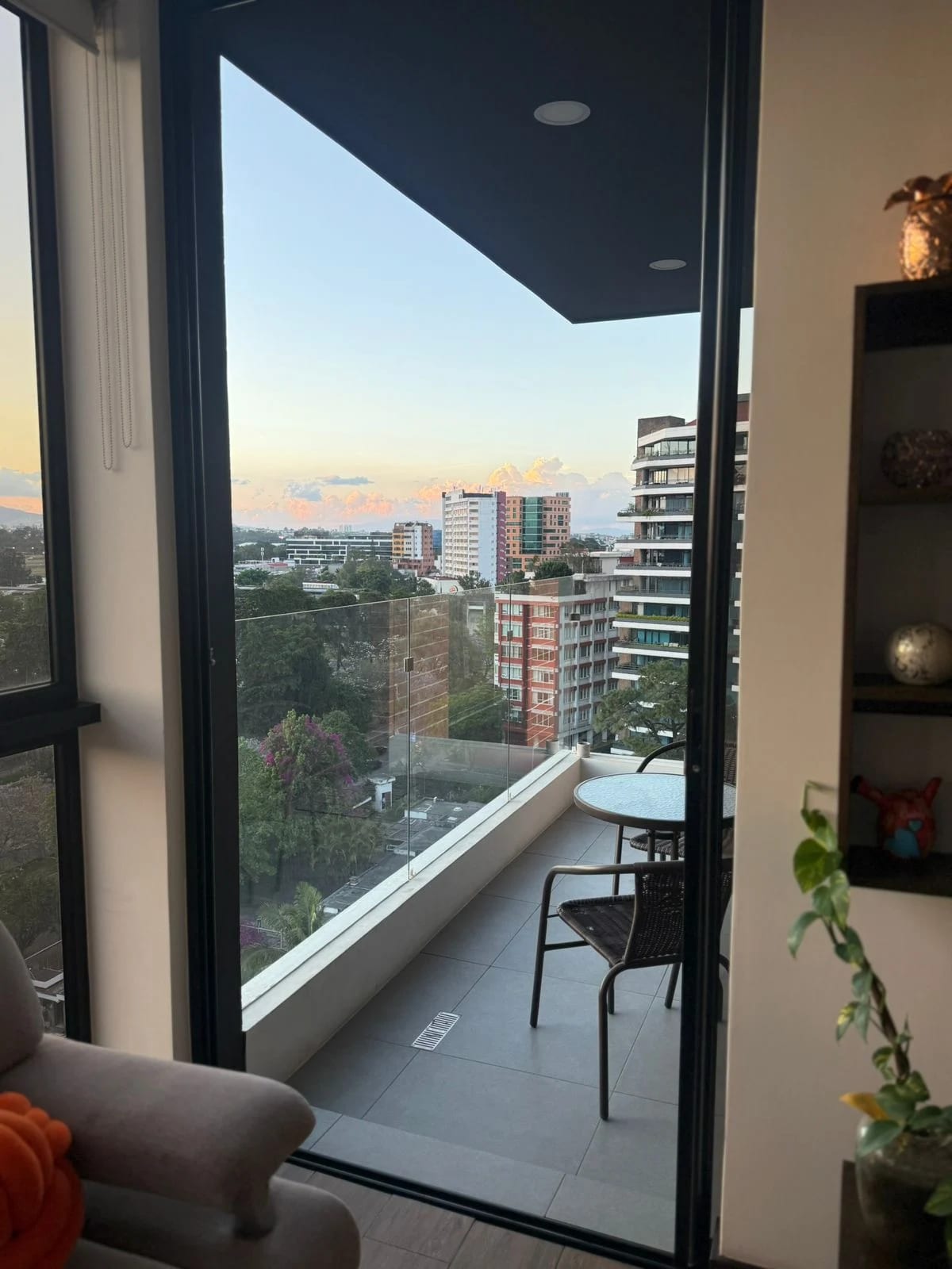Apartamento en Alquiler en Zona 14 con Linda vista — Apartamento en Alquiler en Vistana, Zona 14, Guatemala, Ciudad — foto 1 de 10
