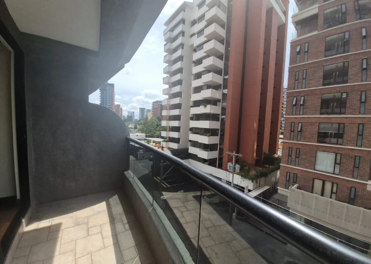 Alquiler de Apartamento Súper amplio en Zona 14 San Angel — Apartamento en Alquiler en San Ángel, Zona 14, Guatemala, Ciudad — foto 2 de 16