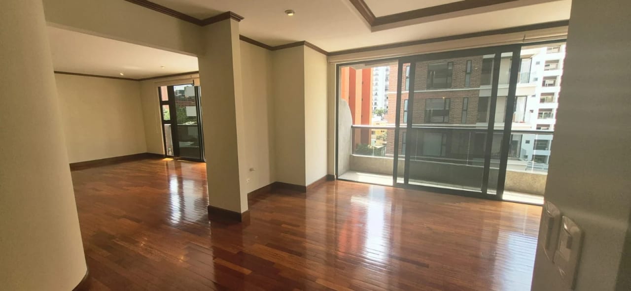 Alquiler de Apartamento Súper amplio en Zona 14 San Angel — Apartamento en Alquiler en San Ángel, Zona 14, Guatemala, Ciudad — foto 6 de 16