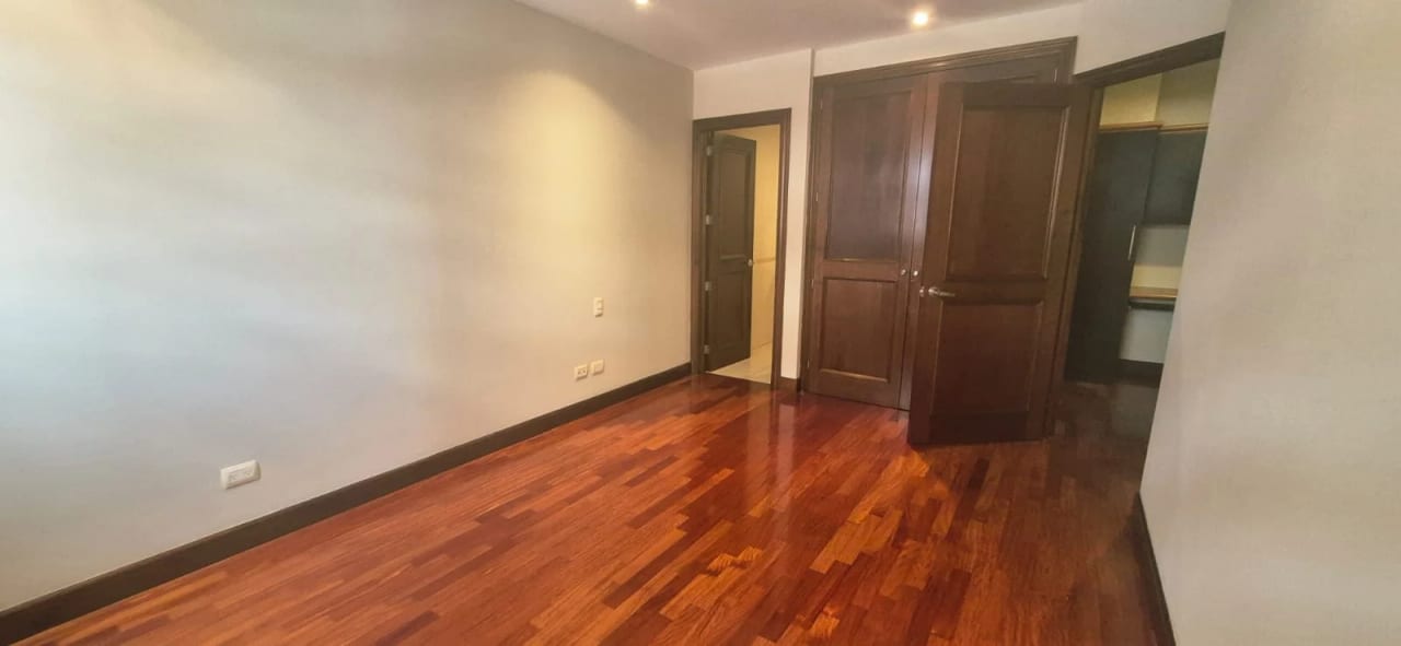 Alquiler de Apartamento Súper amplio en Zona 14 San Angel — Apartamento en Alquiler en San Ángel, Zona 14, Guatemala, Ciudad — foto 12 de 16
