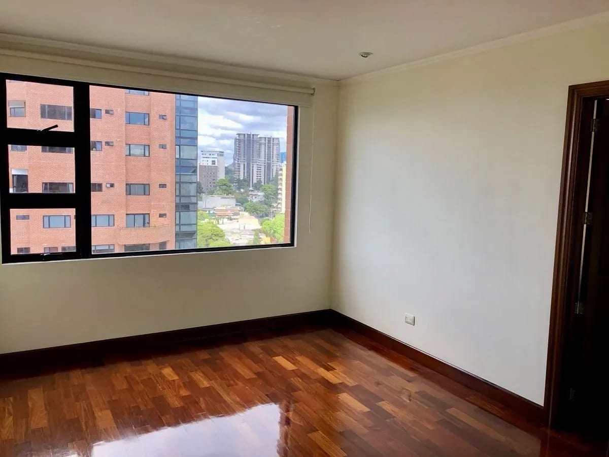 Amplio Apartamento en Alquiler San Angel — Apartamento en Alquiler en San Ángel, Zona 14, Guatemala, Ciudad — foto 10 de 13