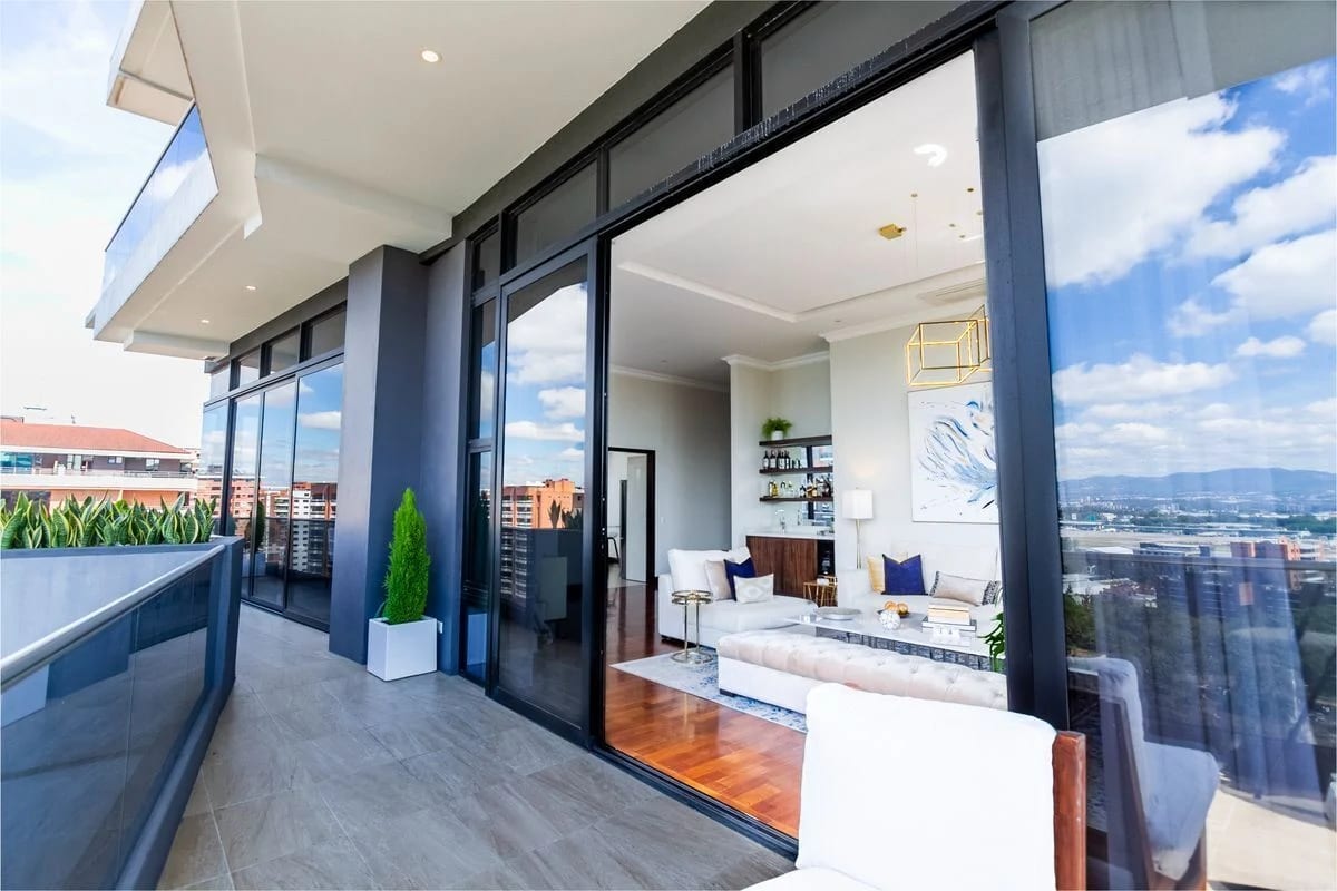 Vive en las alturas LPH Espectacular Zona 14 — Apartamento en Venta en Zona 14, Guatemala, Ciudad — foto 2 de 16
