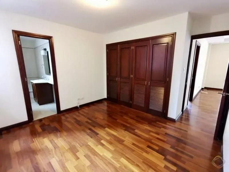 Apartamento Espectacular en Edificio Zona 14 — Apartamento en Venta en Zona 14, Guatemala, Ciudad — foto 6 de 10