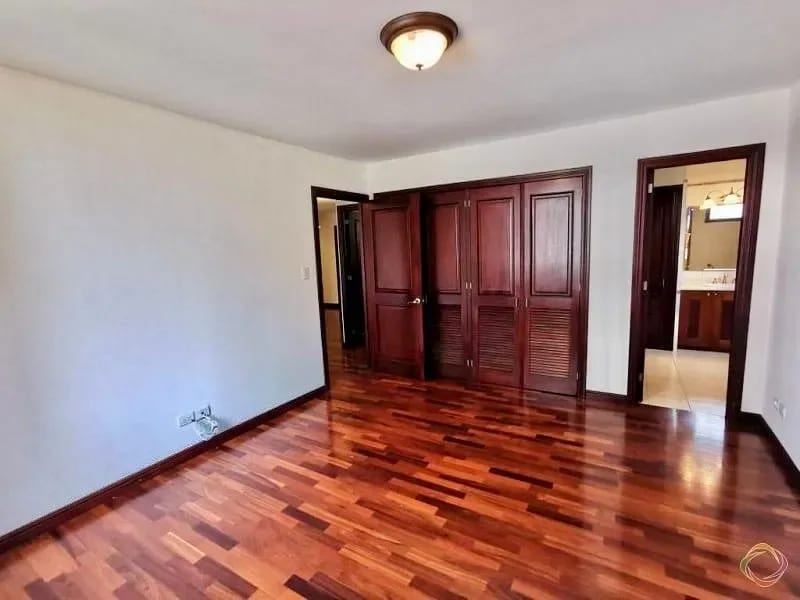Apartamento Espectacular en Edificio Zona 14 — Apartamento en Venta en Zona 14, Guatemala, Ciudad — foto 8 de 10