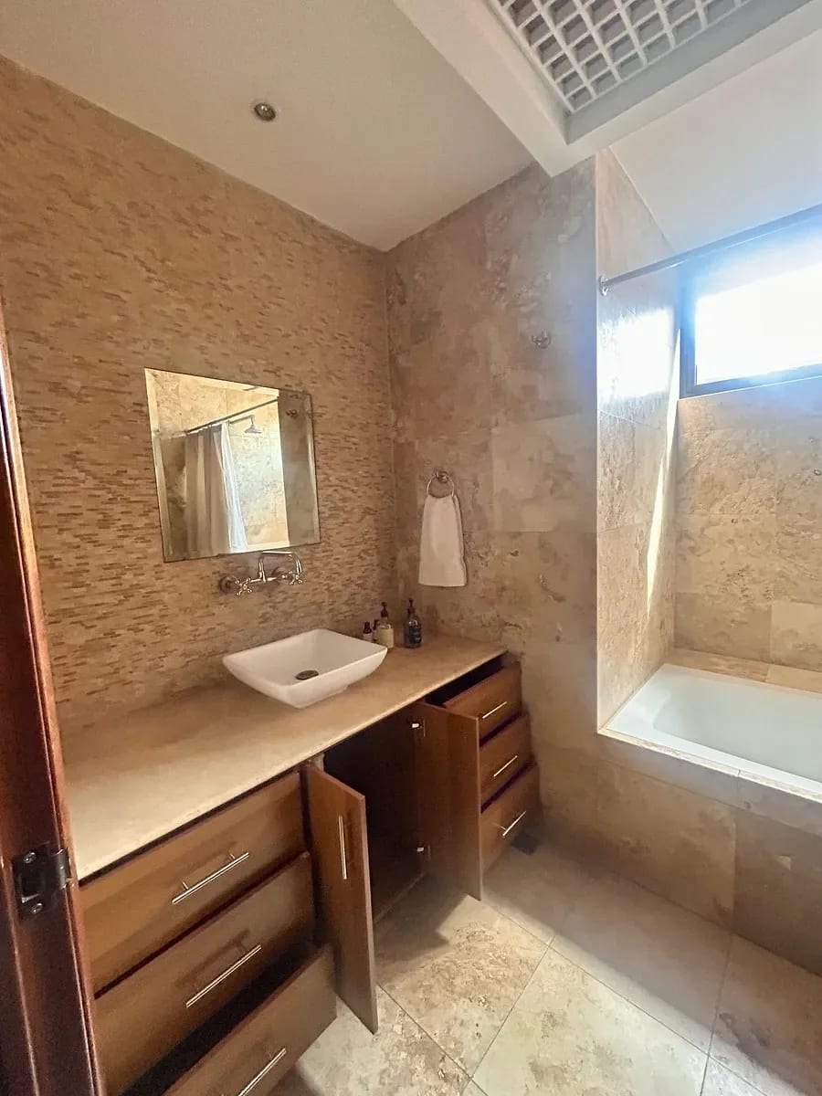 Amplio Apartamento en Edificio Clásico de Alta Plusvalía — Apartamento en Venta en Zona 10, Guatemala, Ciudad — foto 10 de 10
