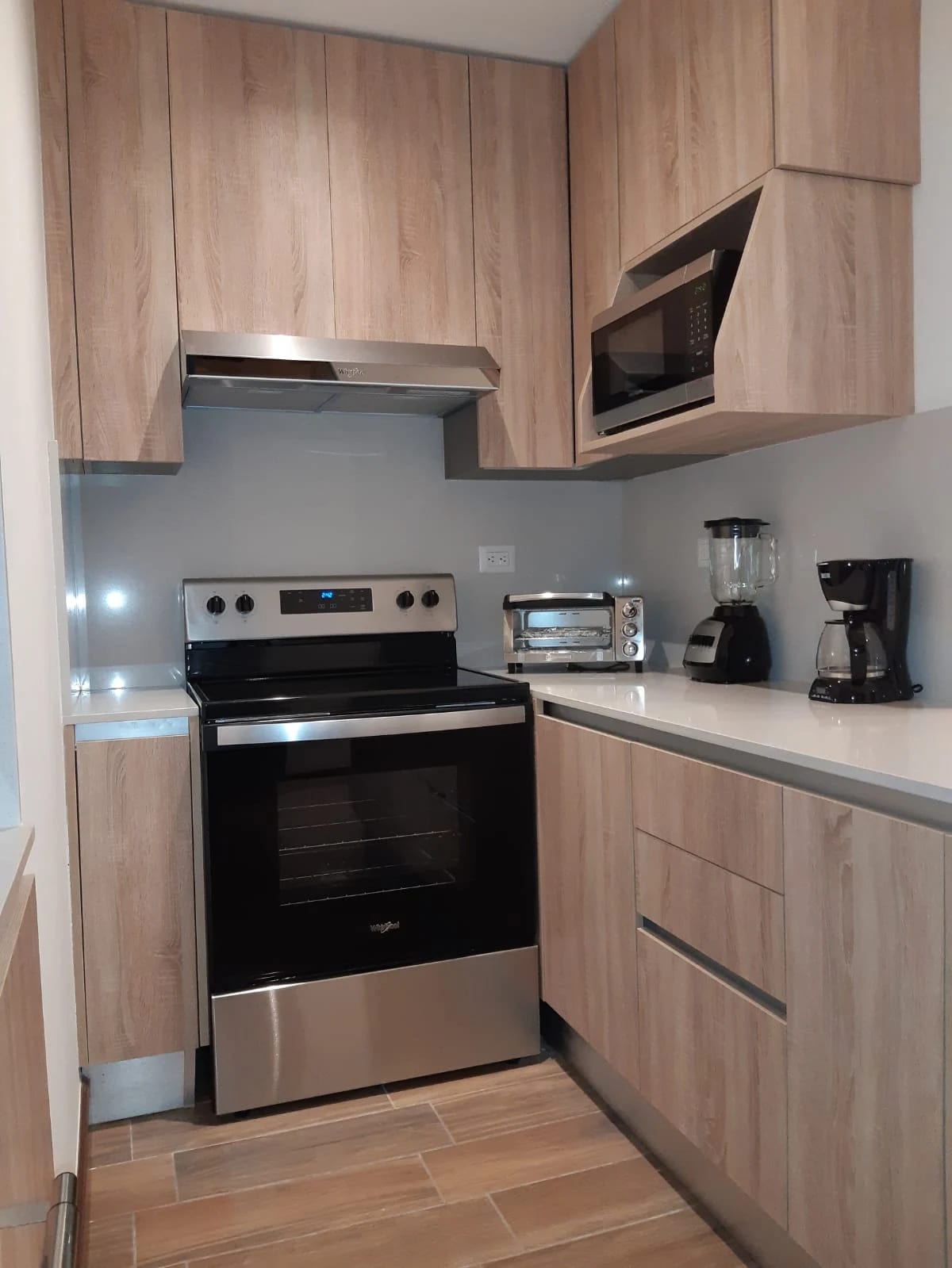Apartamento Amueblado en Alquiler Salvattore Zona 10 — Apartamento en Alquiler en Salvattore, Zona 10, Guatemala, Ciudad — foto 4 de 11