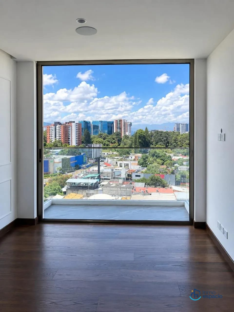 Apartamento en alquiler en Zona 10 — Apartamento en Alquiler en Atarah, Zona 10, Guatemala, Ciudad — foto 4 de 7