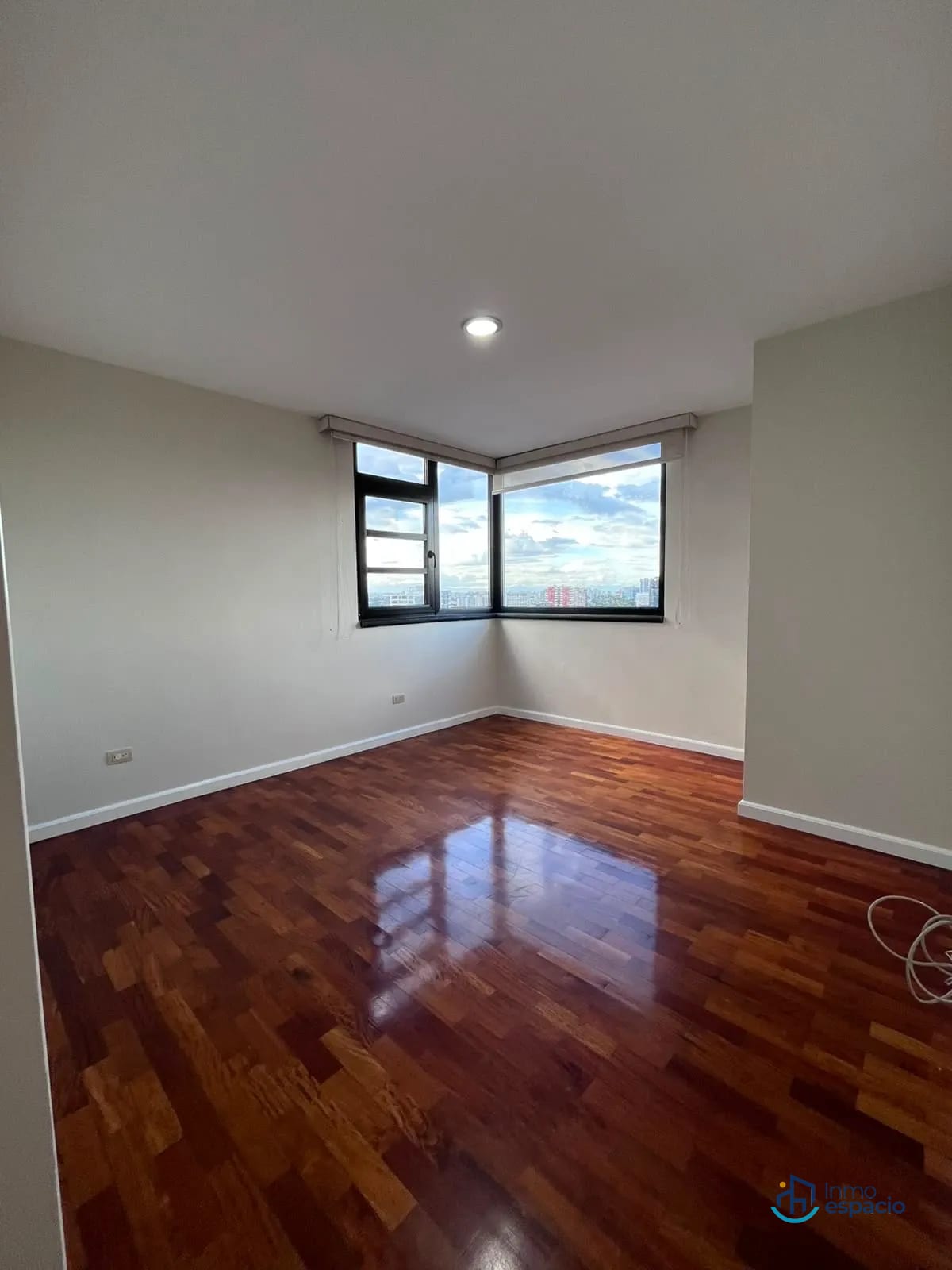 Apartamento en renta en Zona 14 — Apartamento en Alquiler en Santorini, Zona 14, Guatemala, Ciudad — foto 7 de 13