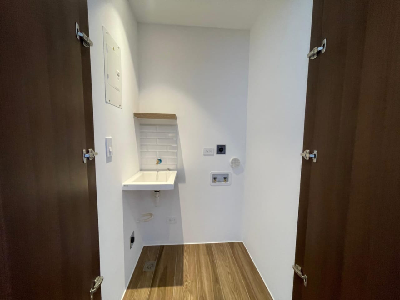 ✨ APARTAMENTO EN RENTA EN EL CORAZÓN DE ZONA 10✨ — Apartamento en Alquiler en Zona 10, Guatemala, Ciudad — foto 6 de 11