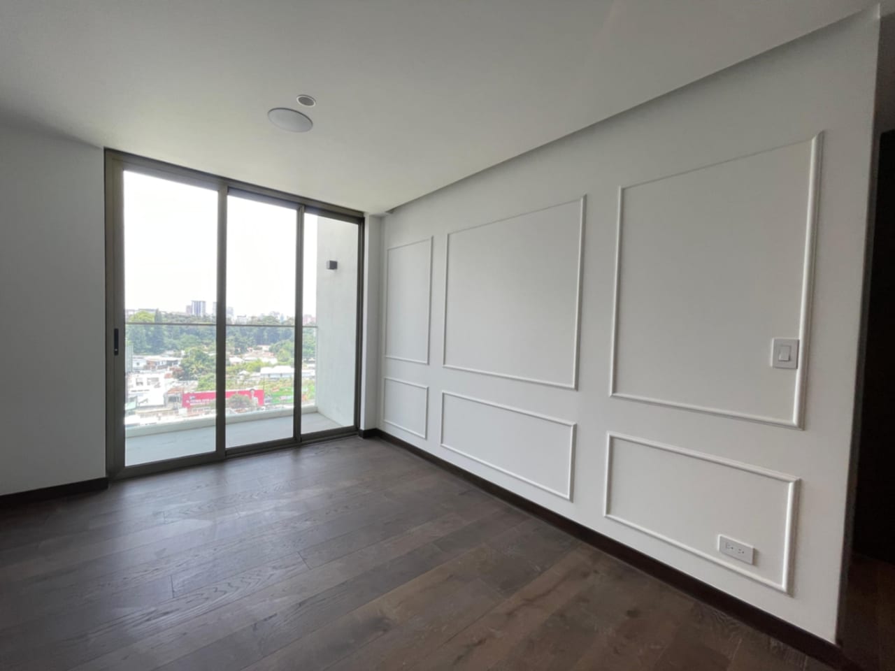 ✨ APARTAMENTO EN RENTA EN EL CORAZÓN DE ZONA 10✨ — Apartamento en Alquiler en Zona 10, Guatemala, Ciudad — foto 4 de 11
