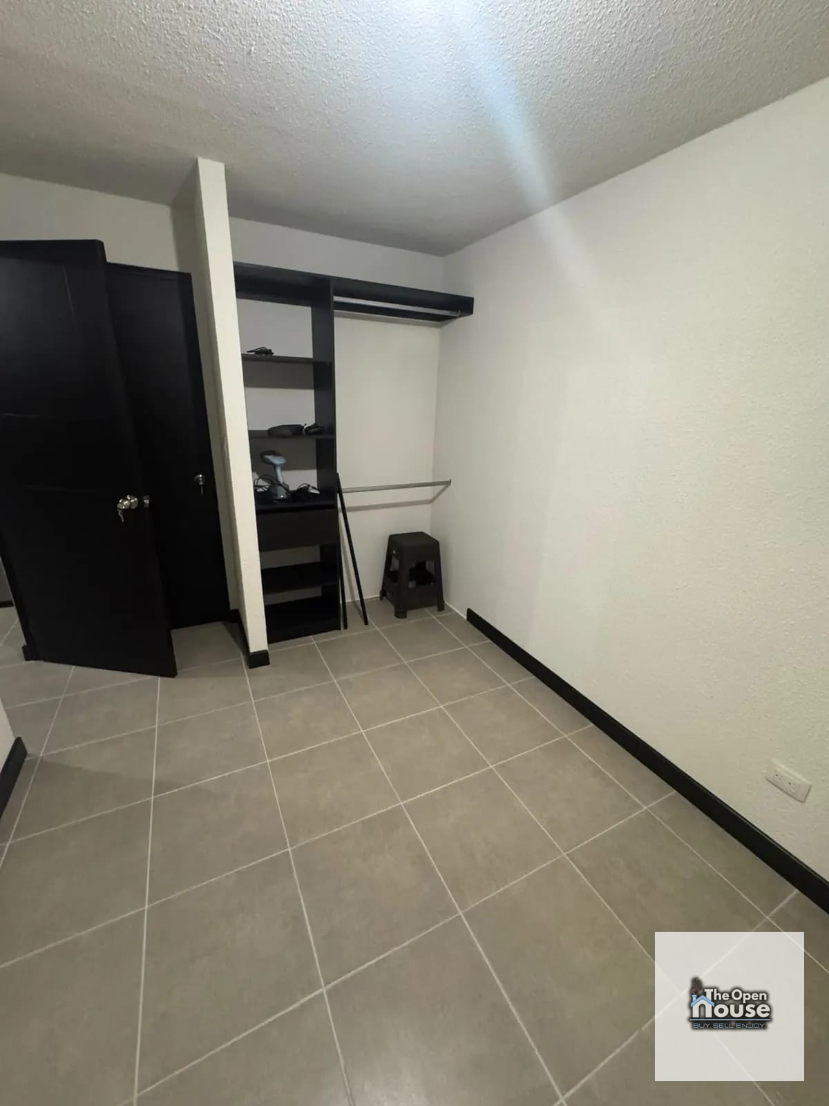 Apartamento Amueblado en Renta – Esenta, Zona 12 — Apartamento en Alquiler en Esenta, Zona 12, Guatemala, Ciudad — foto 4 de 16