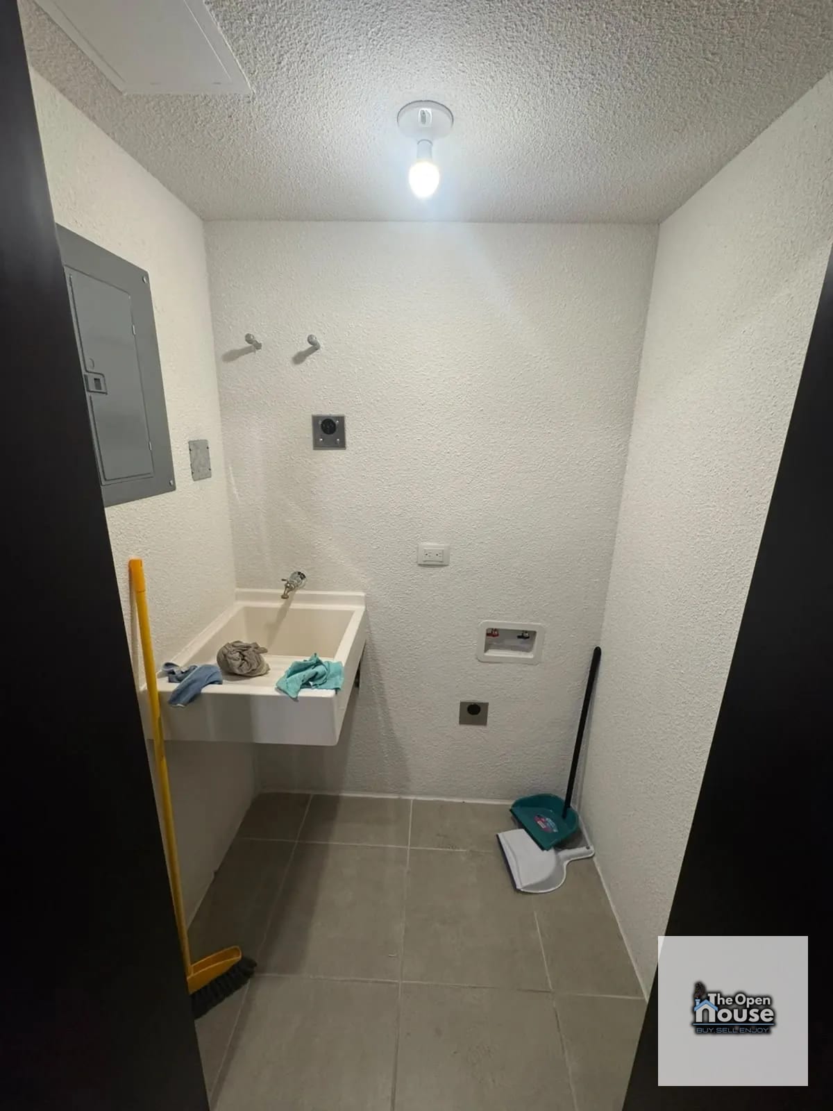 Apartamento Amueblado en Renta – Esenta, Zona 12 — Apartamento en Alquiler en Esenta, Zona 12, Guatemala, Ciudad — foto 14 de 16