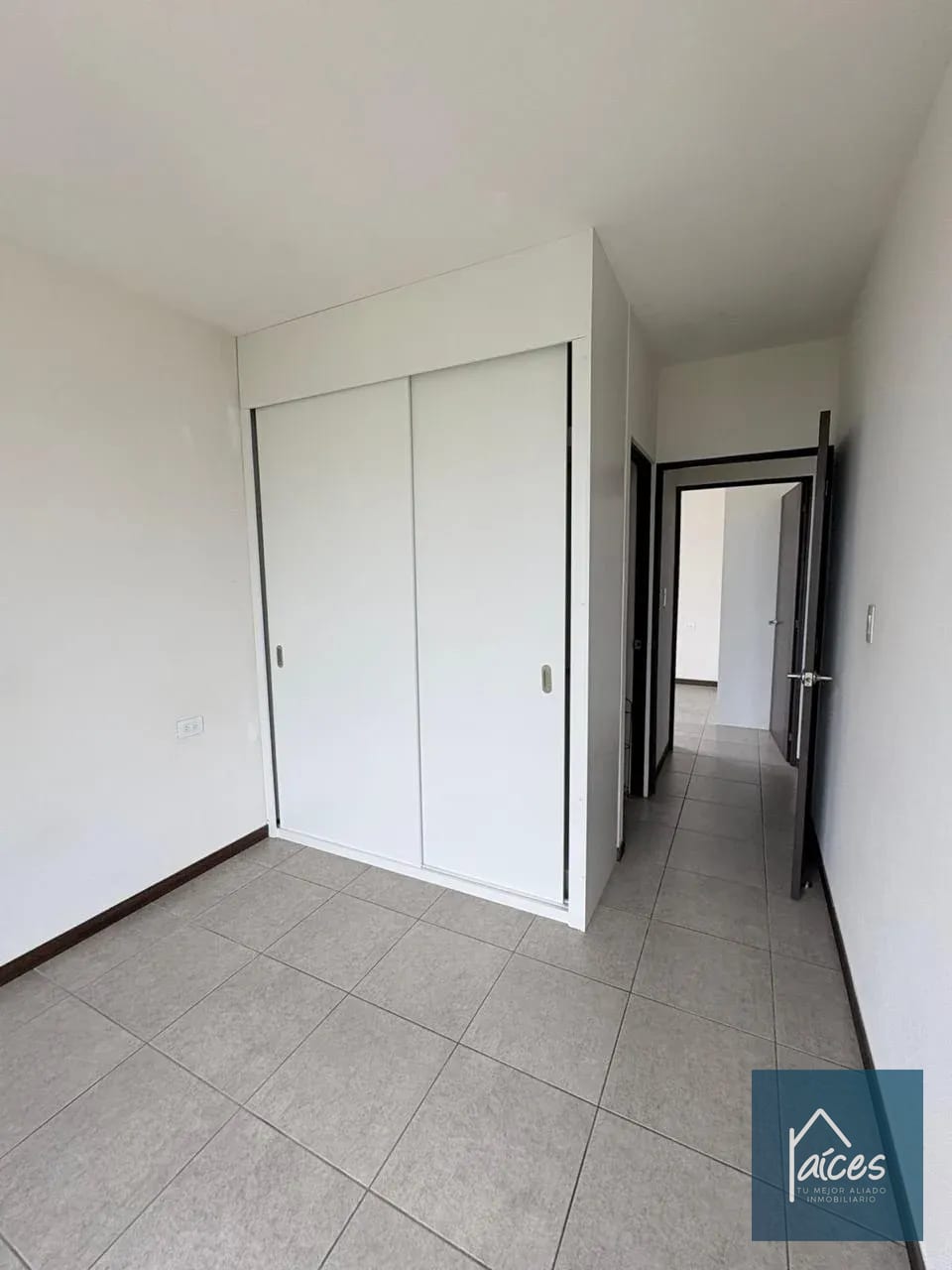Apartamento en Renta INITI zona 12 cerca de Colegios Liceo Javier y Monte María — Apartamento en Alquiler en Zona 12, Guatemala, Ciudad — foto 13 de 17