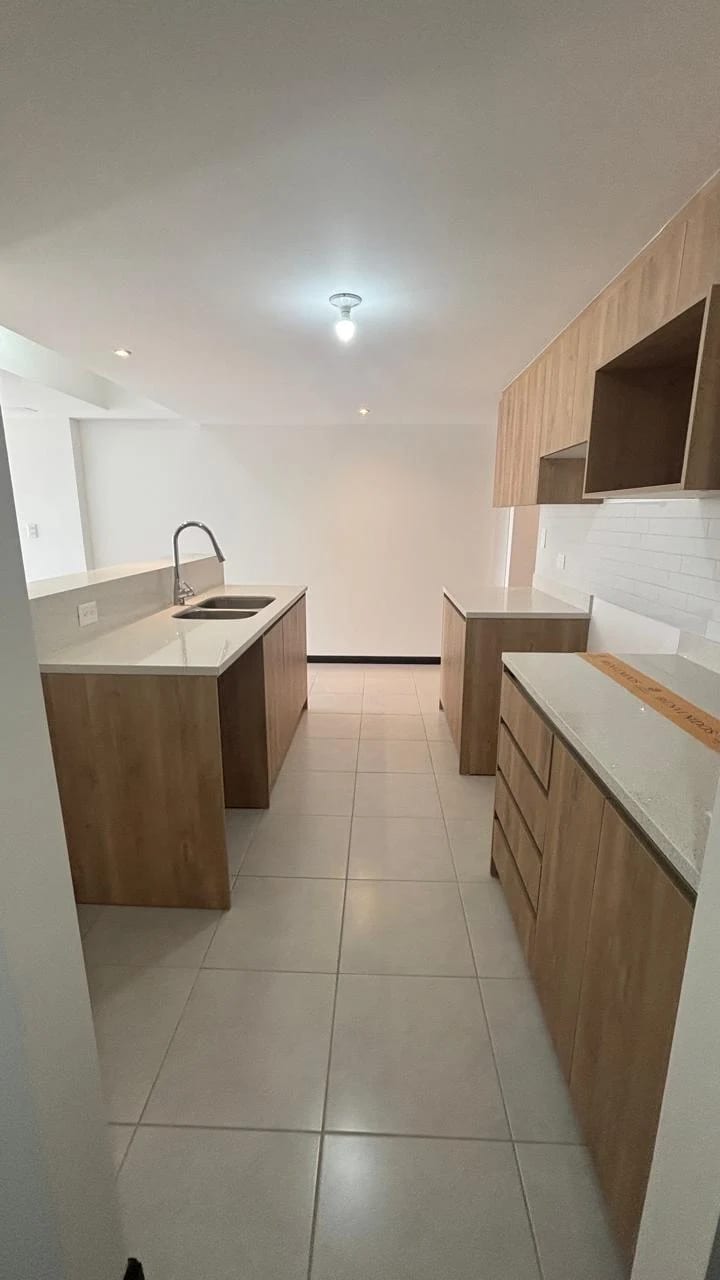 RENTA APARTAMENTO EN SERENA – Condado El Naranjo — Apartamento en Alquiler en Condado Naranjo, Zona 4 Mixco, Guatemala, Ciudad — foto 3 de 11
