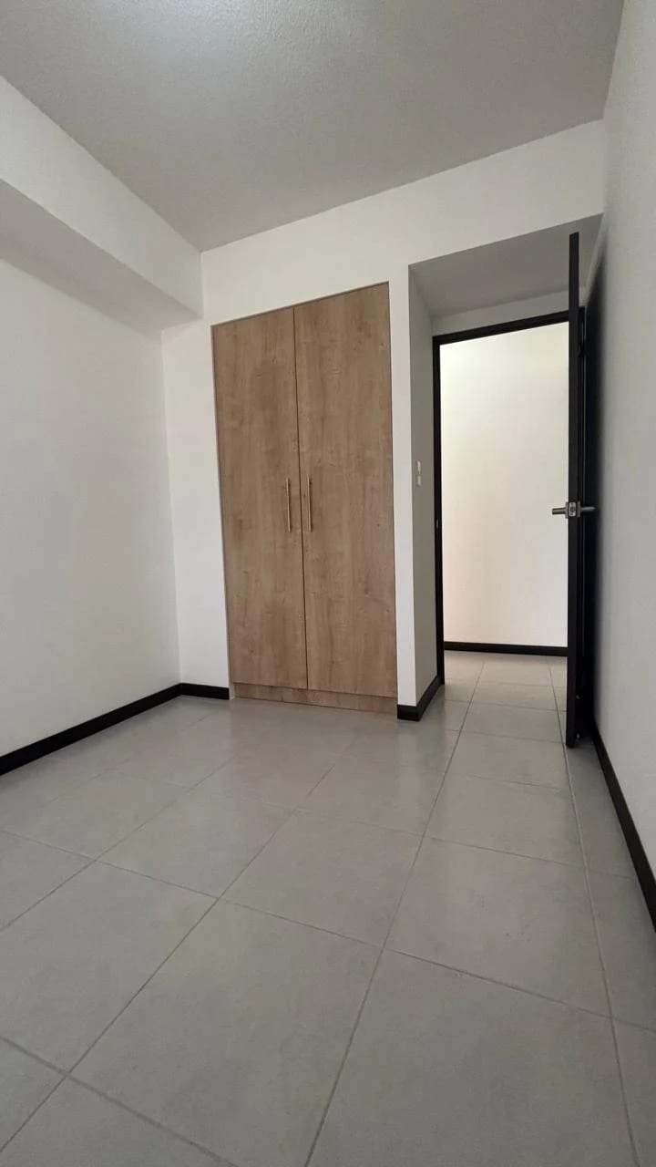 RENTA APARTAMENTO EN SERENA – Condado El Naranjo — Apartamento en Alquiler en Condado Naranjo, Zona 4 Mixco, Guatemala, Ciudad — foto 7 de 11