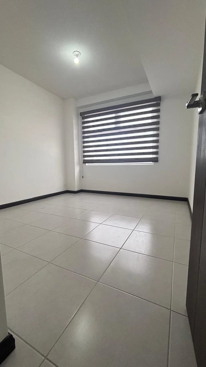 RENTA APARTAMENTO EN SERENA – Condado El Naranjo — Apartamento en Alquiler en Condado Naranjo, Zona 4 Mixco, Guatemala, Ciudad — foto 9 de 11