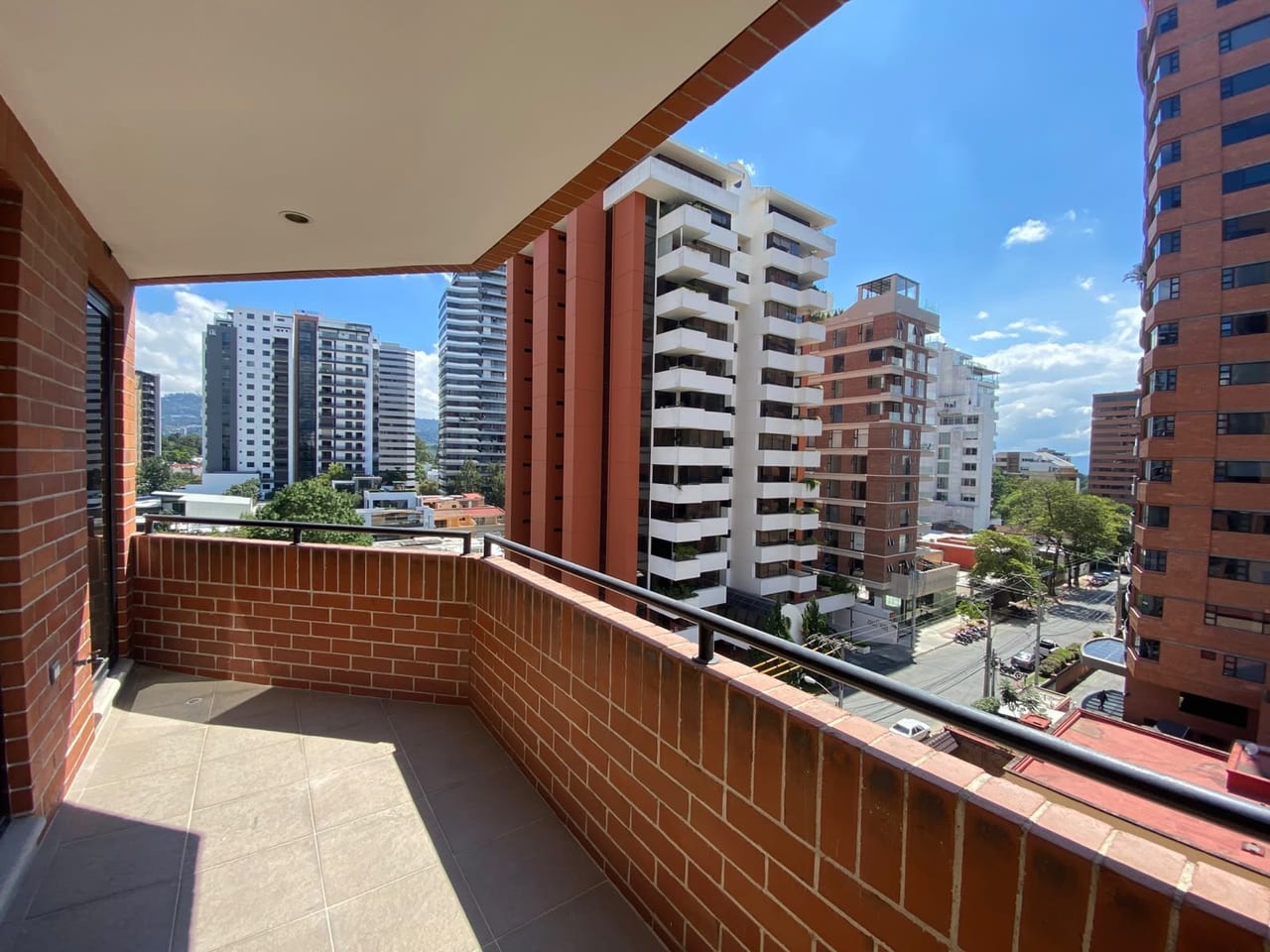 Apartamento en Alquiler Zona 14 — Apartamento en Alquiler en Zona 14, Guatemala, Ciudad — foto 1 de 4