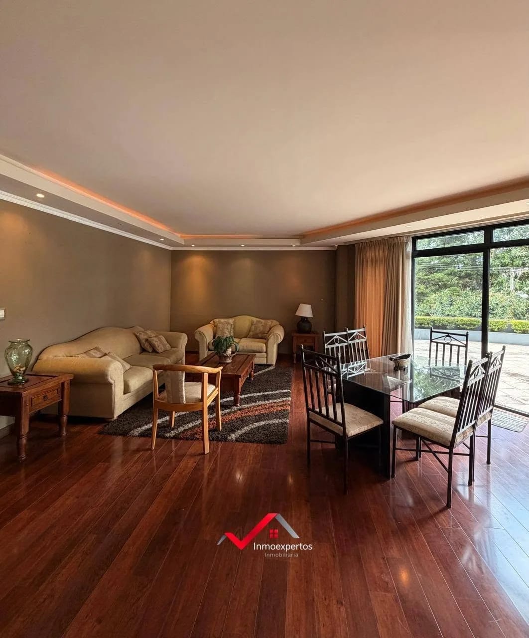 Apartamento con Amplia Terraza , Zona 14 — Apartamento en Alquiler en Zona 14, Guatemala, Ciudad — foto 4 de 9