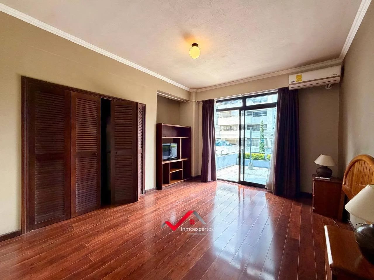 Apartamento con Amplia Terraza , Zona 14 — Apartamento en Alquiler en Zona 14, Guatemala, Ciudad — foto 6 de 9