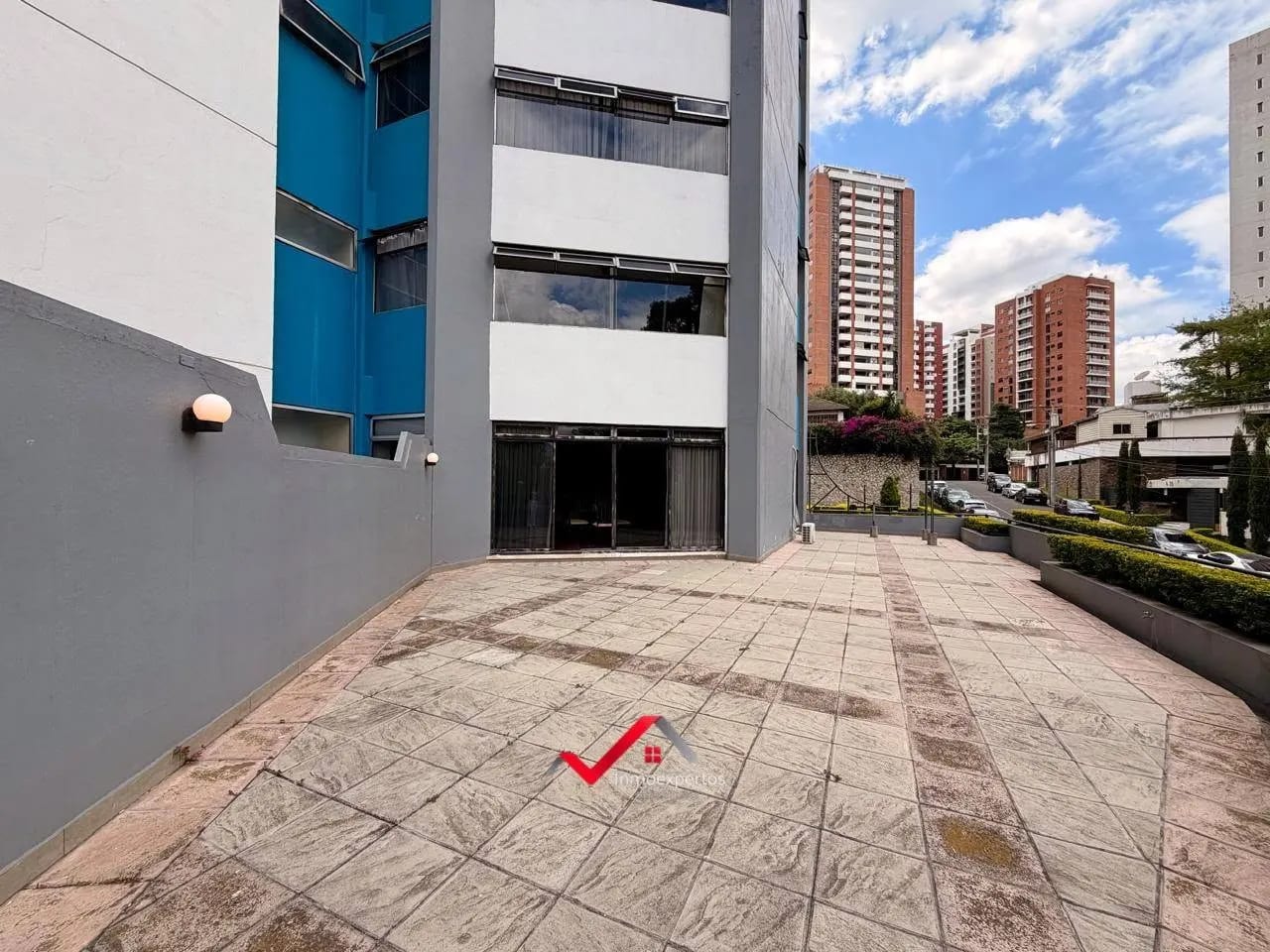 Apartamento con Amplia Terraza , Zona 14 — Apartamento en Alquiler en Zona 14, Guatemala, Ciudad — foto 5 de 9