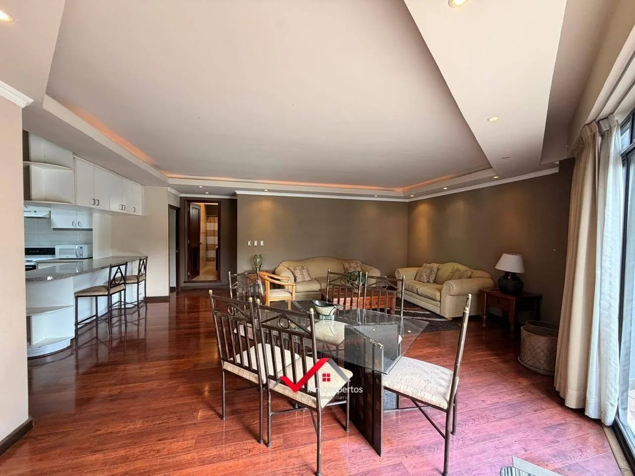 Apartamento con Amplia Terraza , Zona 14 — Apartamento en Alquiler en Zona 14, Guatemala, Ciudad — foto 2 de 9