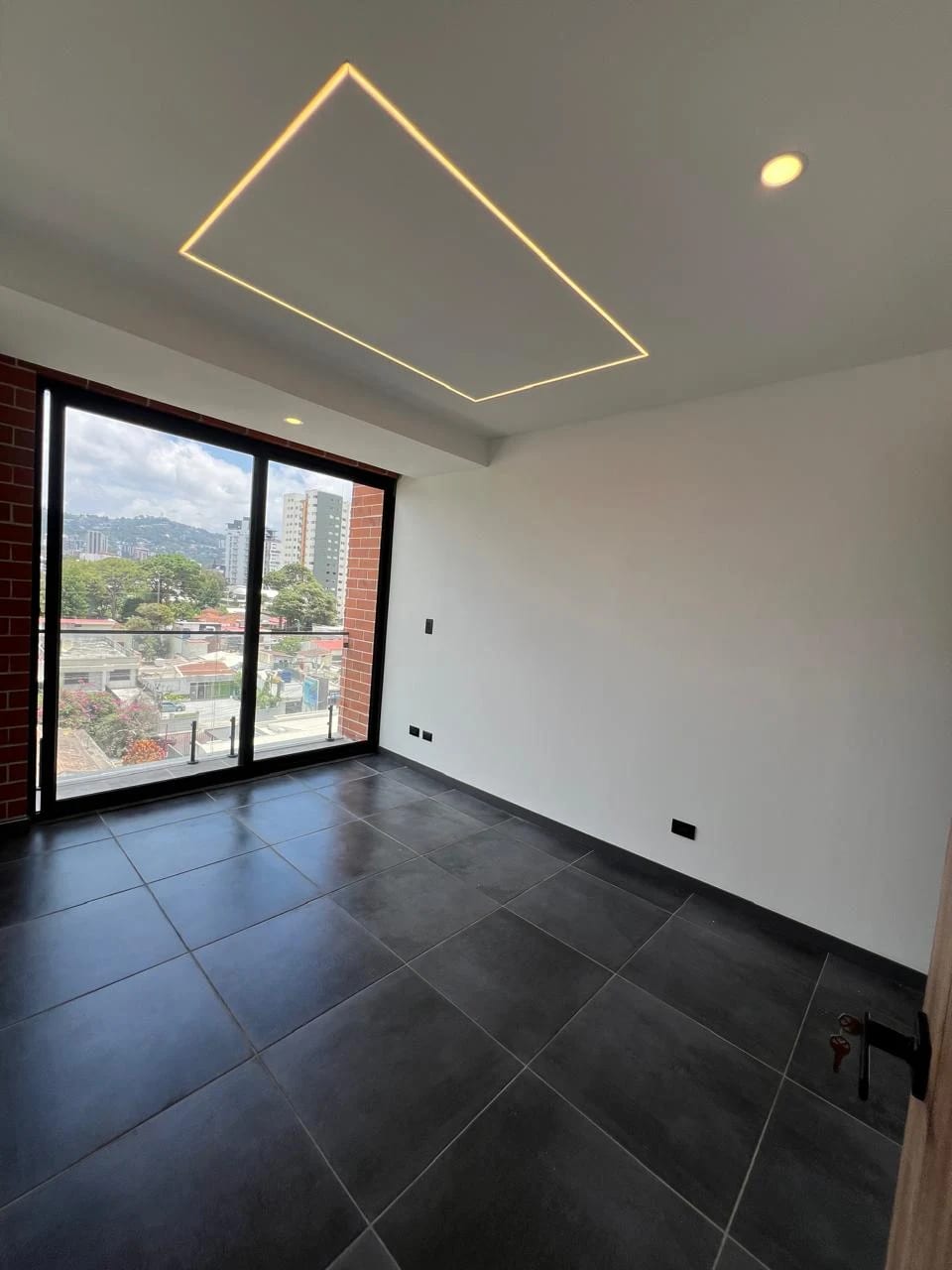 Lindo apartamento de dos dormitorios — Apartamento en Alquiler en Zona Viva, Zona 10, Guatemala, Ciudad — foto 11 de 17