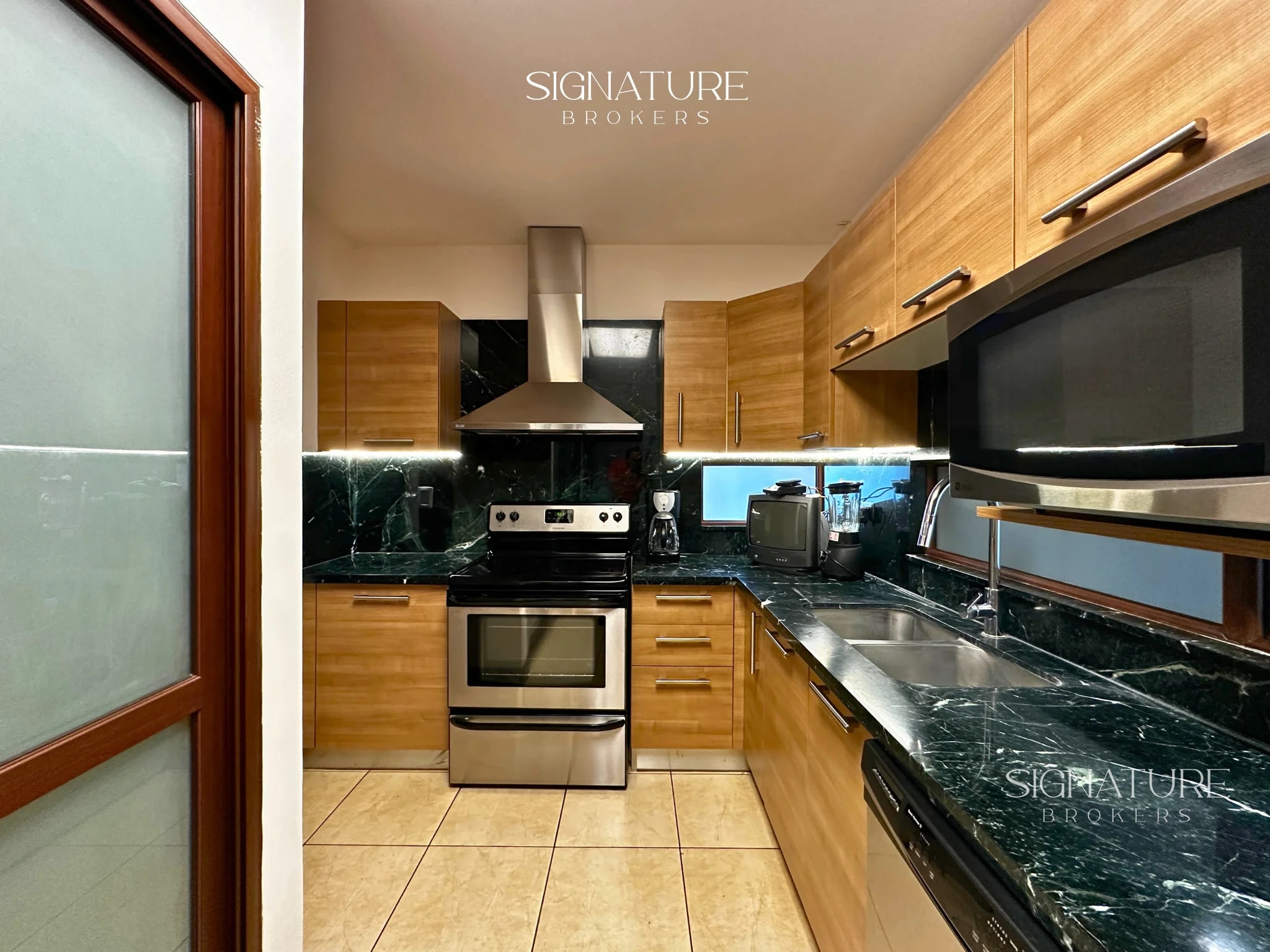 Apartamento amuebaldo en Renta - Santa Maria Z.10 - 4