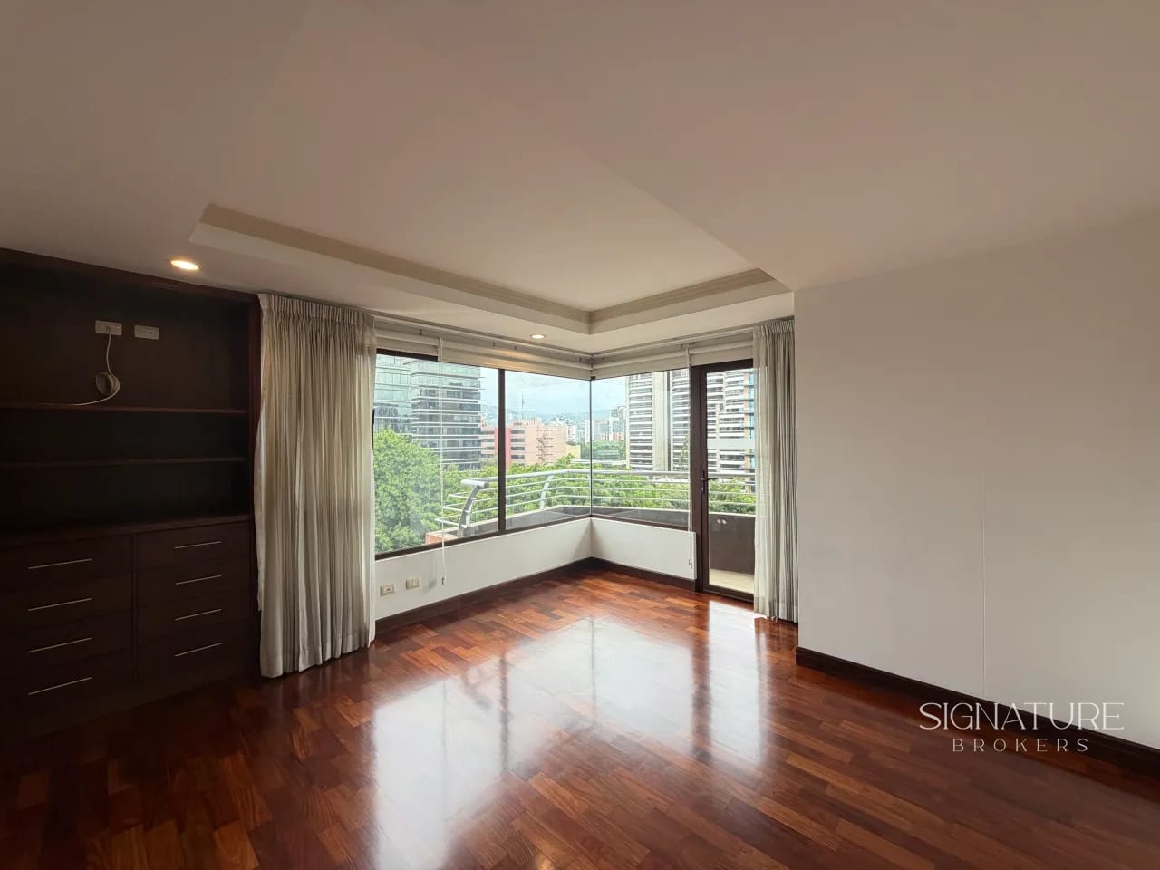 Apartamento en Renta - Santa Maria Z.10 — Apartamento en Alquiler en Zona 10, Guatemala, Ciudad — foto 3 de 15