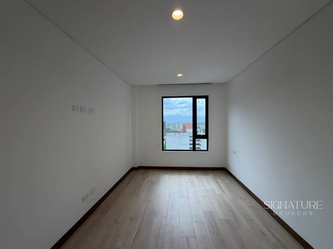 Apartamento en Renta - Ferre Díez Z.10 — Apartamento en Alquiler en Zona 10, Guatemala, Ciudad — foto 6 de 14