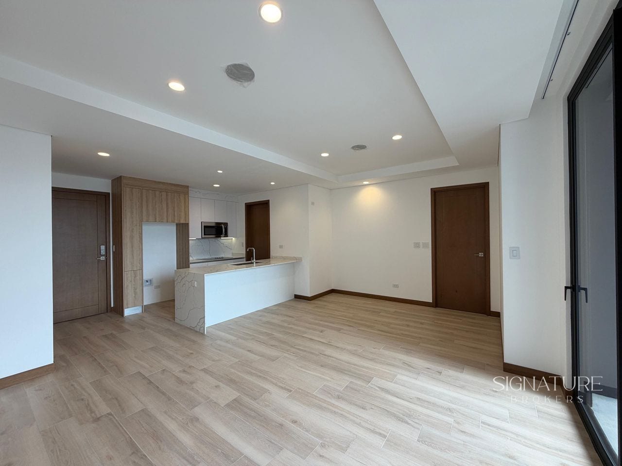 Apartamento en Renta - Ferre Díez Z.10 — Apartamento en Alquiler en Ferré Diez, Zona 10, Guatemala, Ciudad — foto 1 de 11