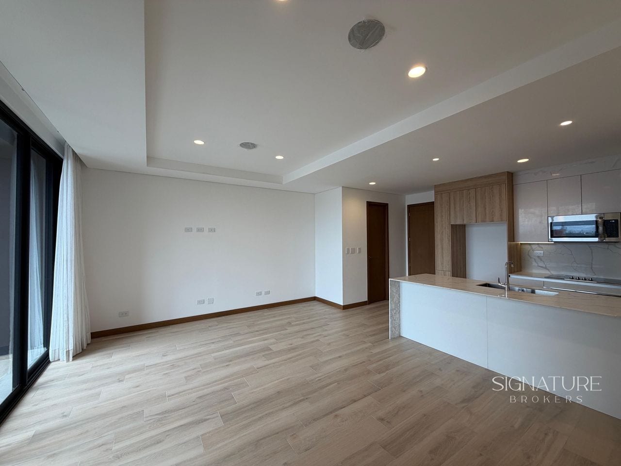 Apartamento en Renta - Ferre Díez Z.10 — Apartamento en Alquiler en Ferré Diez, Zona 10, Guatemala, Ciudad — foto 2 de 11